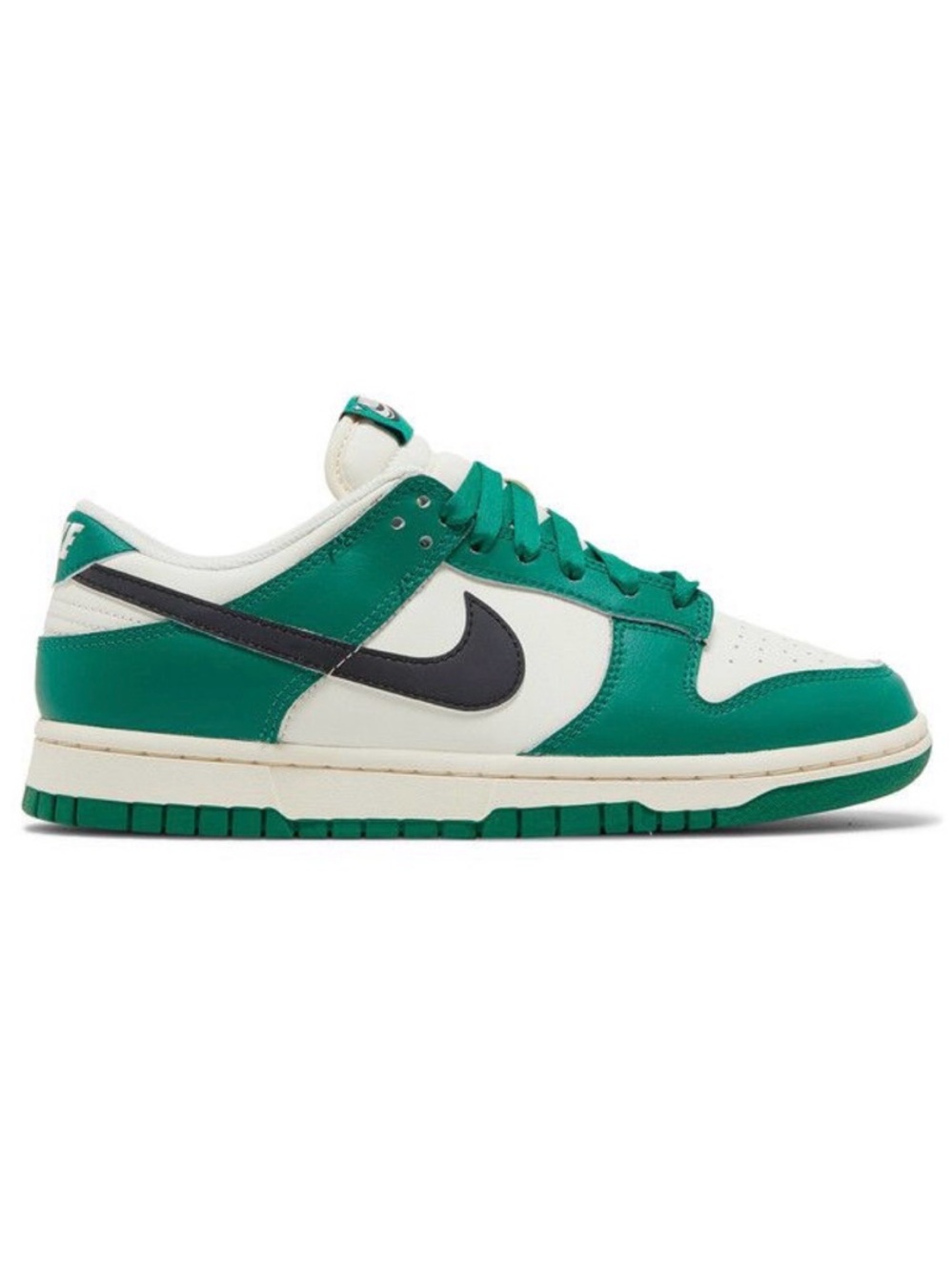 2022 Nike Dunk Low SE 'Lottery Pack -
Malachite'